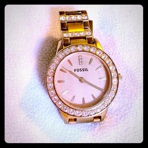 38mm women’s rose gold fossil watch
